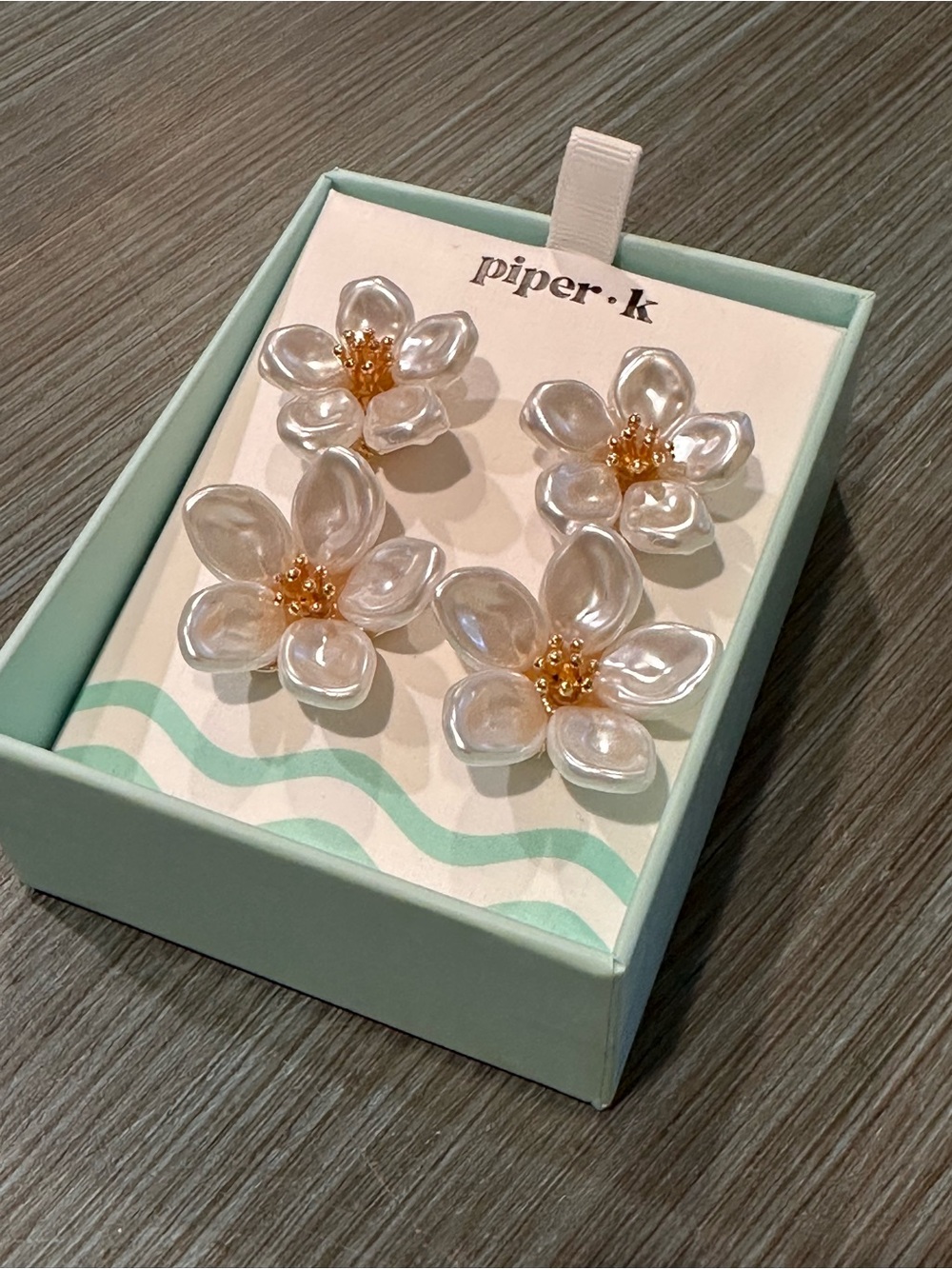 Piper K White Pearl Flower Statement Earrings Brand New in Box